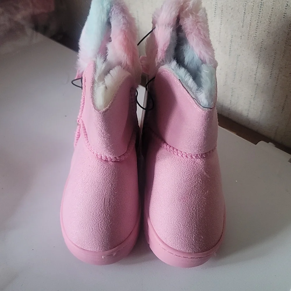 BEBE GIRLS LIGHT PINK Rainbow faux fur BOOTS: NWT: TODDLER 7